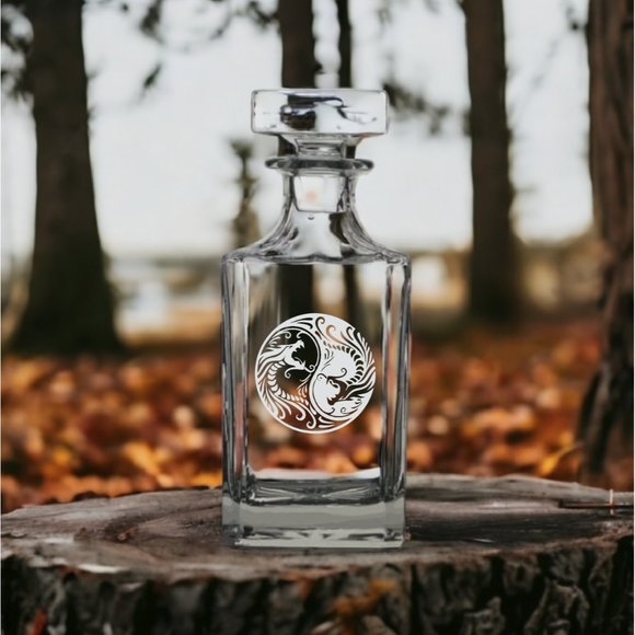 Dragon Yin Yang Decanter 26 Oz Bourbon Whiskey Premium Glass  Dragon Yin Yang Decanter 26 Oz Bourbon Whisky Glass Mythological Customize NEW